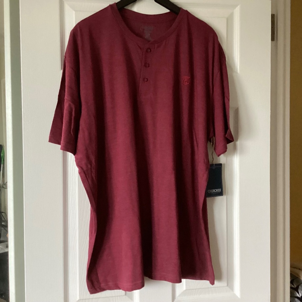 $12 Cherokee Men's Short Sleeve Henley T-Shirt. Size 2XL in Wine  - New